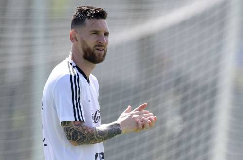 Messi sogna già la sfida con Ronaldo. Sampaoli: "È la nostra luce, un genio"