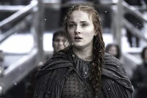 Il Trono di Spade: nuovo look di Sophie Turner per la fine delle riprese 