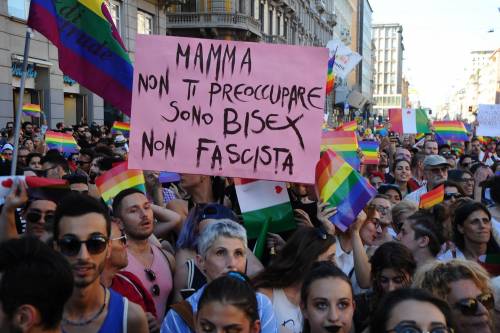 Il Gay pride diventa la crociata contro Salvini e i "porti chiusi"