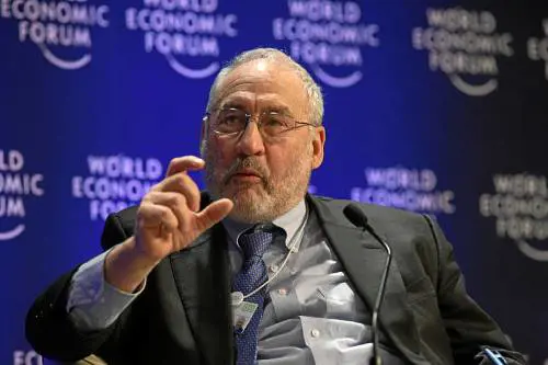 Stiglitz non ha dubbi: "L'Euro fatto a misura di Germania"