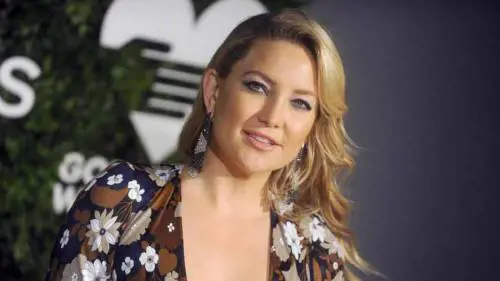 Kate Hudson in Toscana col pancione