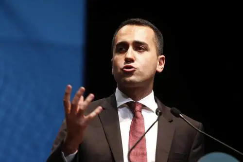 Di Maio: "Ora sgravi alle imprese. E fermezza a Bruxelles"