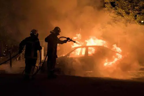 Nantes, la polizia uccide un 22enne e scoppiano i disordini
