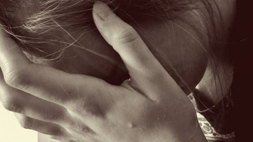 Giovane accusato di violenza sessuale nei confronti di cugina 11enne
