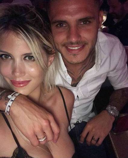 Wanda Nara e Mauro Icardi romantici a Ibiza 