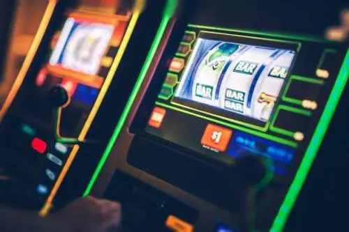 Fano, anziana derubata di oltre 130mila euro: incriminata la badante