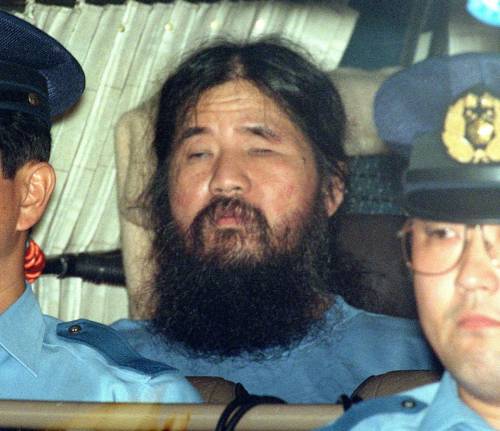 Tokyo, giustiziato Shoko Asahara e altri sei membri della setta responsabile della strage con il sarin