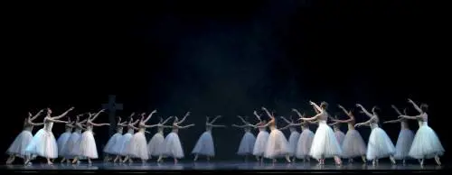 Dalla Cina all'Australia: la Scala sulle punte ora fa il giro del mondo