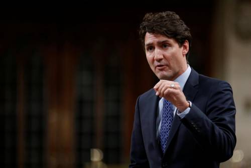 Scuse di Trudeau alla donna che lo accusa di averla "palpeggiata"