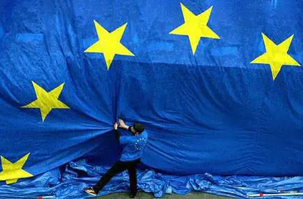 Eurobarometro, solo il 44% degli italiani vorrebbe restare nell'Ue