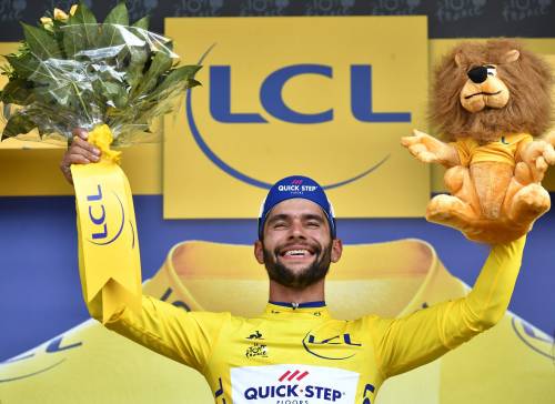 Tour de France, Gaviria prima maglia gialla. Cade Froome