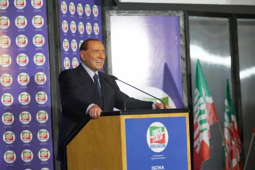 Manovra, Berlusconi: "Lega e 5 Stelle se la fanno scrivere da Bruxelles"
