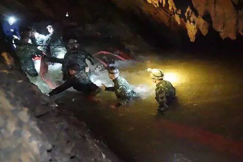 Salgono a 8 i ragazzi salvati Fine dell'incubo più vicina