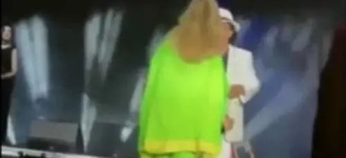 Al Bano e Romina Power: il bacio sul palco di Genova
