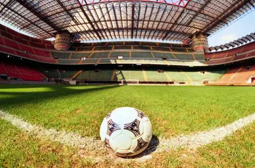 Serie A come negli anni Cinquanta: il calcio al cinema (e a teatro)