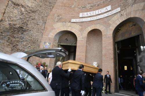 Vanzina, tutto il cinema italiano presente ai funerali