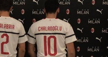 Milan, presentata la seconda maglia: Puma sbaglia il nome di Calhanoglu
