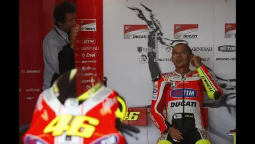 Il padre di Valentino Rossi: "Le auto dopo le moto"