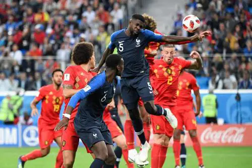 Testata alla francese. Bleus, il sogno continua. Il Belgio non fa la storia