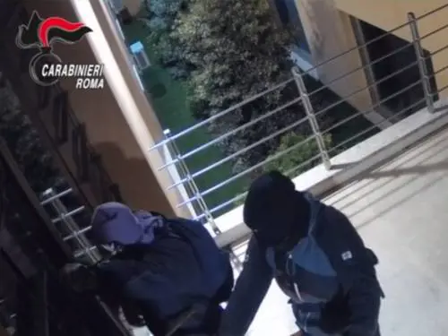 Roma, presa banda di romeni dedita ai furti