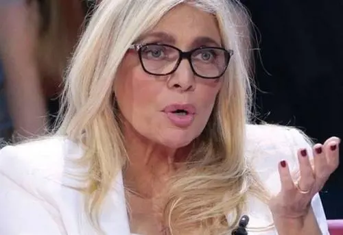 Mara Venier e quel racconto hot: "Lui me la faceva sentire e poi..."