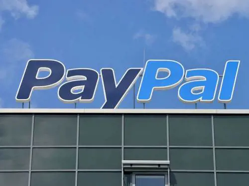 Donna morta di cancro, PayPal si scusa: "In contatto col vedovo"