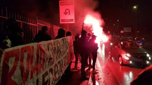 Forza Nuova: "Se non sgomberate i campi rom li assaltiamo"