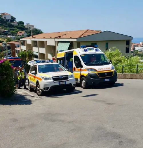 Il personale del 118 sul luogo del'accaduto