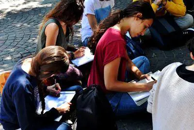 Truffa sul Bonus cultura, identità rubate a centinaia di 18enni in tutta Italia