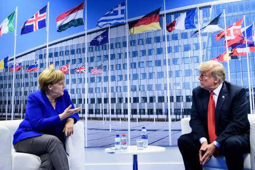 Gli Usa sfidano la Germania. Parte l'assalto di Trump all'Europa