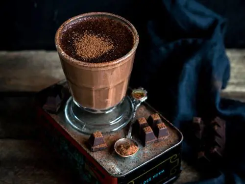 Latte al cioccolato meglio degli energy drink per lo sport