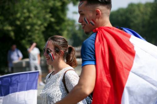 Francia campione del Mondo: tifosi in delirio sotto la Tour Eiffel