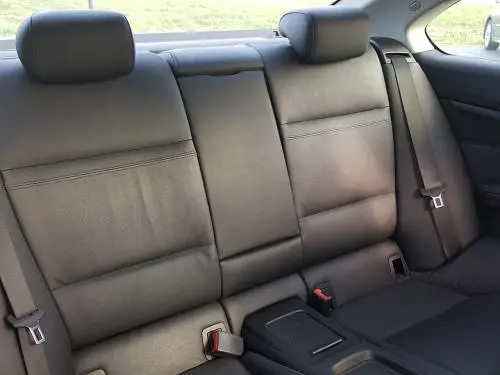 Dimenticato in auto sotto al sole: morto bambino di 17 mesi