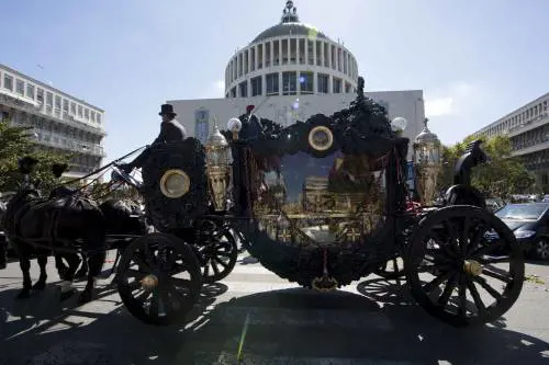 Blitz Casamonica, ai funerali del capoclan la banda costretta a suonare il Padrino