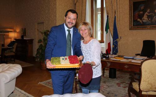 Salvini mantiene la promessa: incontra la madre del parà ucciso in Afghanistan