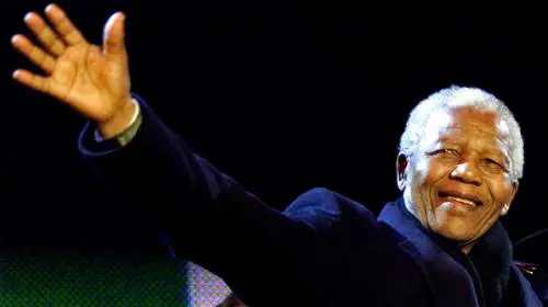 Mandela spiato dall’Fbi anche dopo il 1990 perché "minaccia comunista"