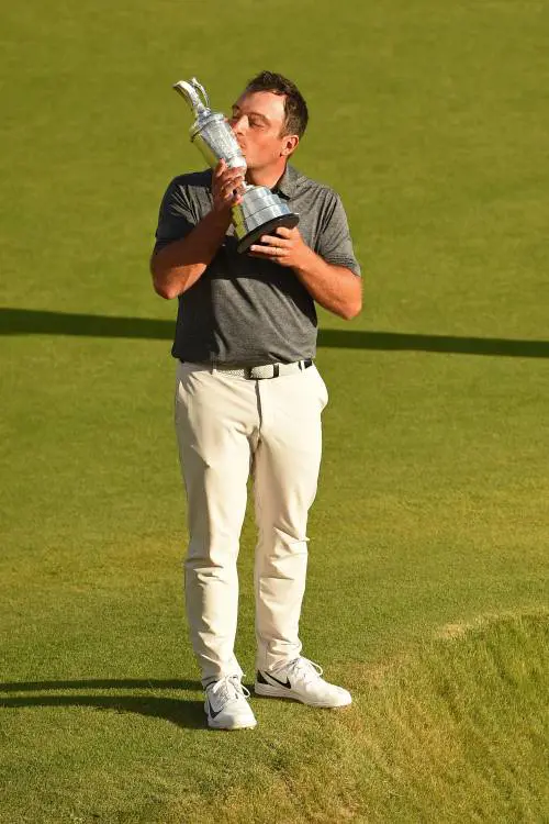 Molinari vola nella storia e trionfa al British Open. Mai nessuno come lui