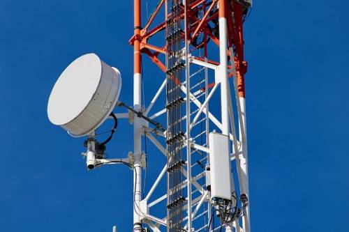 Busto Arsizio: minaccia di buttarsi dalla torre Telecom 