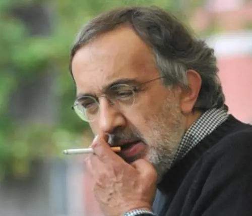 L'intervento chirurgico o le troppe sigarette? Il giallo della malattia