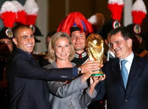 Quella coppa che porta iella ai politici