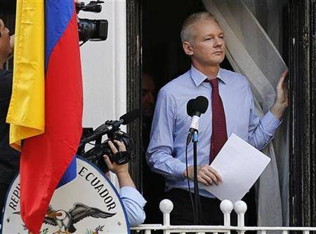 L'Ecuador pronto a revocare l'asilo ad Assange?