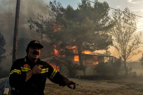 L’incendio in Grecia? Colpa pure della Troika