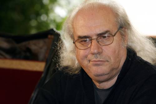 "Ho avuto tanti padri e il primo è stato un prete"