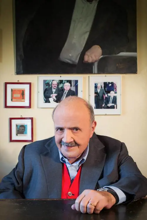 Maurizio Costanzo: "La De Filippi mi bullizza. Ma voglio morire nella sua mano"