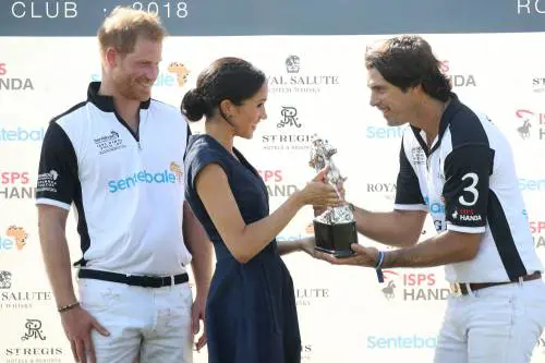 Meghan Markle e il Principe Harry alla partita di polo: foto