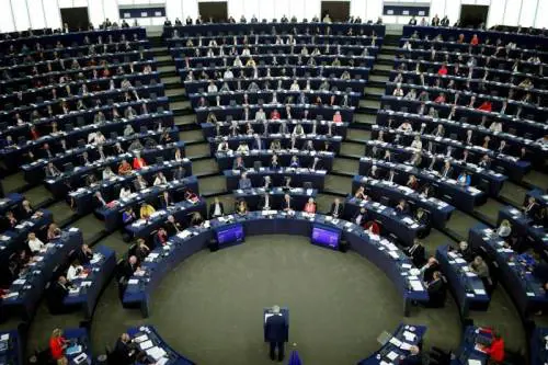 Guai per l'ex europarlamentare del Movimento 5 Stelle Giulia Moi: "Molestò assistente"