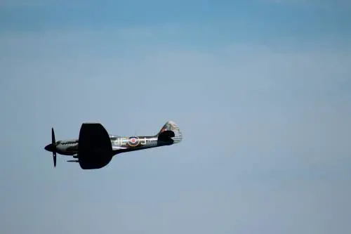 Il "Volo più lungo" è iniziato: lo Spitfire d'argento è partito per il giro del mondo