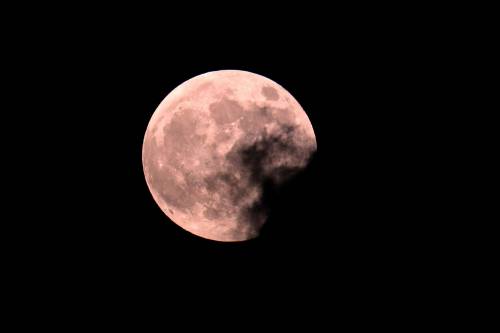 La notte della Luna rossa. L'eclissi totale in diretta