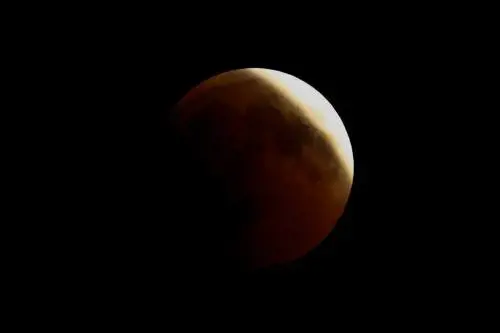 L'eclissi totale di Luna più lunga del secolo