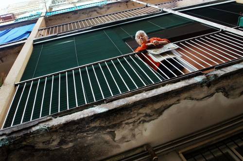 Napoli, sgominata la cricca delle case popolari occupate: al vertice un poliziotto